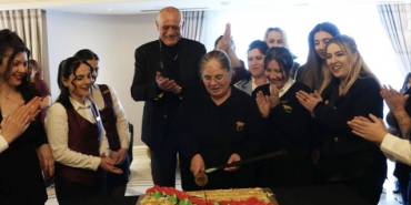 les_ambassadeurstan_kadin_calisanlarina_8_mart_kutlamasi_h90721_29adb.jpeg
