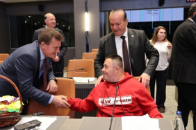 ogrenciler_vekil_koltuklarinda_h90837_81b42.jpg