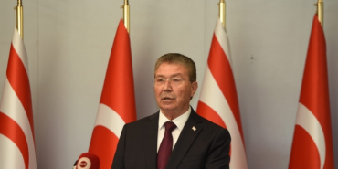 ustel_adamizin_uzerinde_fuzeler_dolasiyor_h90713_f9cba.jpeg