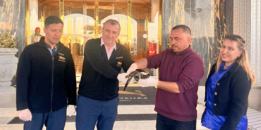 yarali_kaplumbaga_les_ambassadeurs_ta_hayata_tutundu_h90752_30cee.jpg
