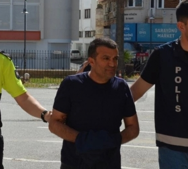 telefon_kacakciliginda_bilgisayar_inceleniyor_h91175_f673b.jpg
