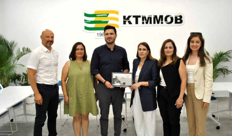 1781695905200ktmmob-ab-2.jpg