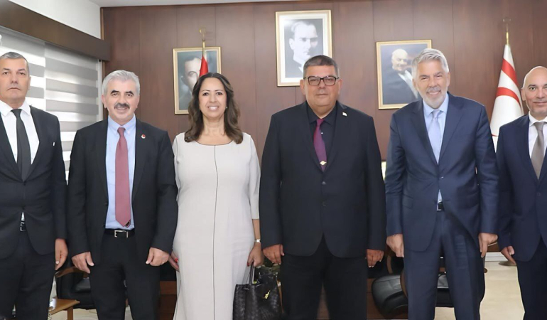 1782469209000maliye-bakani-dr-berova-vodafone-turkiye-ve-telsim-yetkililerini-kabul-etti.jpeg