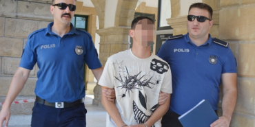 arkadasinin_basvuru_formunu_degistirip_sinava_girmeye_calisti_h91567_45763.jpg