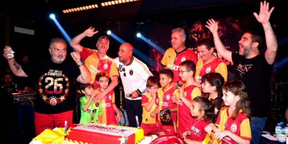 colonyde_sari_kirmizi_gece_h91424_73d83.JPG