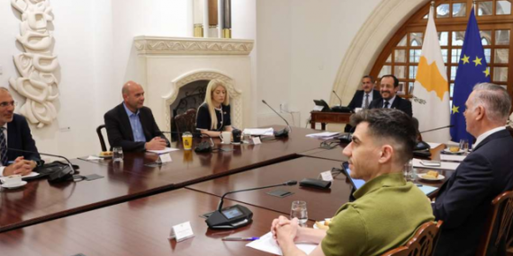rum_ulusal_konseyinde_federasyon_catlagi_h91529_03a04.PNG