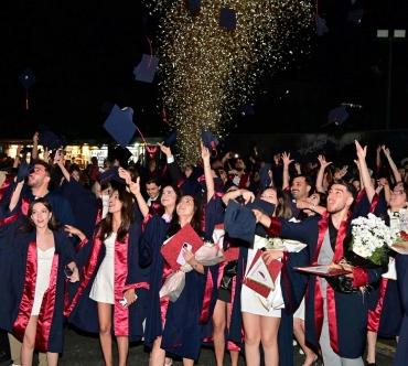 ydu_de_mezuniyet_coskusu_h91557_50254.JPG