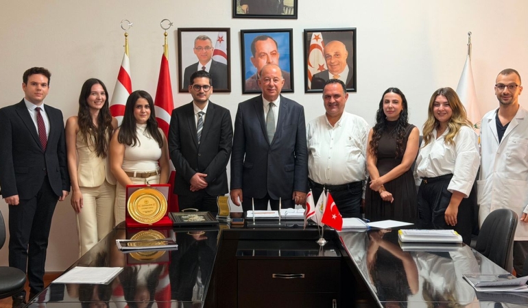 1784808276728dincyurek-genc-hekimler-1.jpg