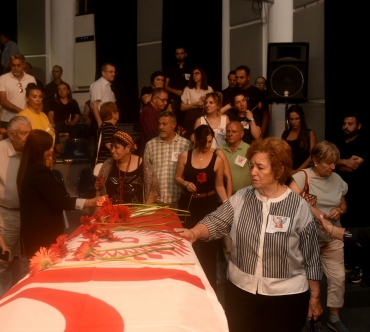emirzadeye_huzunlu_veda_h91635_ed7cd.jpg
