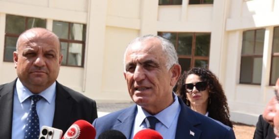 cavusoglundan_ktoeose_devlet_memuru_olduklarini_unutuyorlar_h91909_6172b.jpg