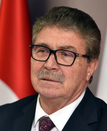 unal-ustel-1.jpg