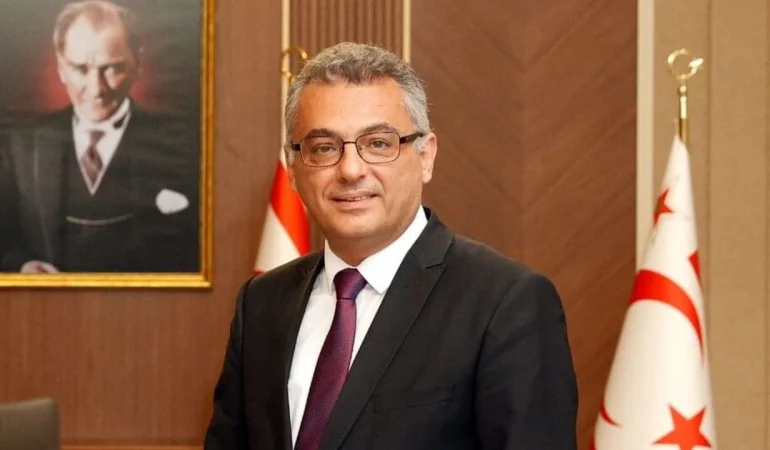 1785494188172erhurman-ayakta-gulumseyen.jpg
