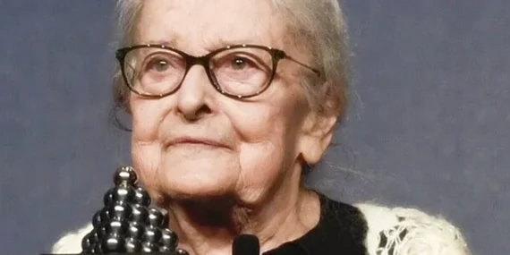 1791012081600prof-dr-ioanna-kucuradi.png